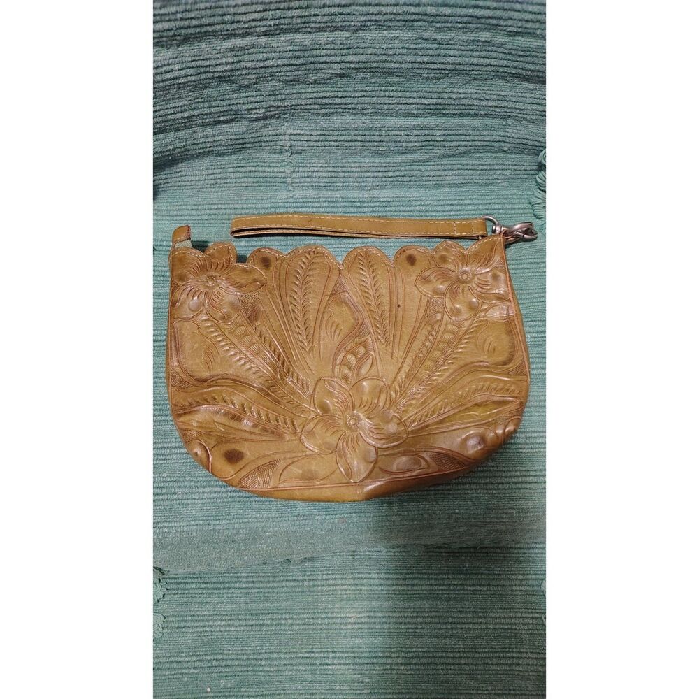 Leaders in Leather Hand Tooled Scalloped Floral Wristlet/Clutch